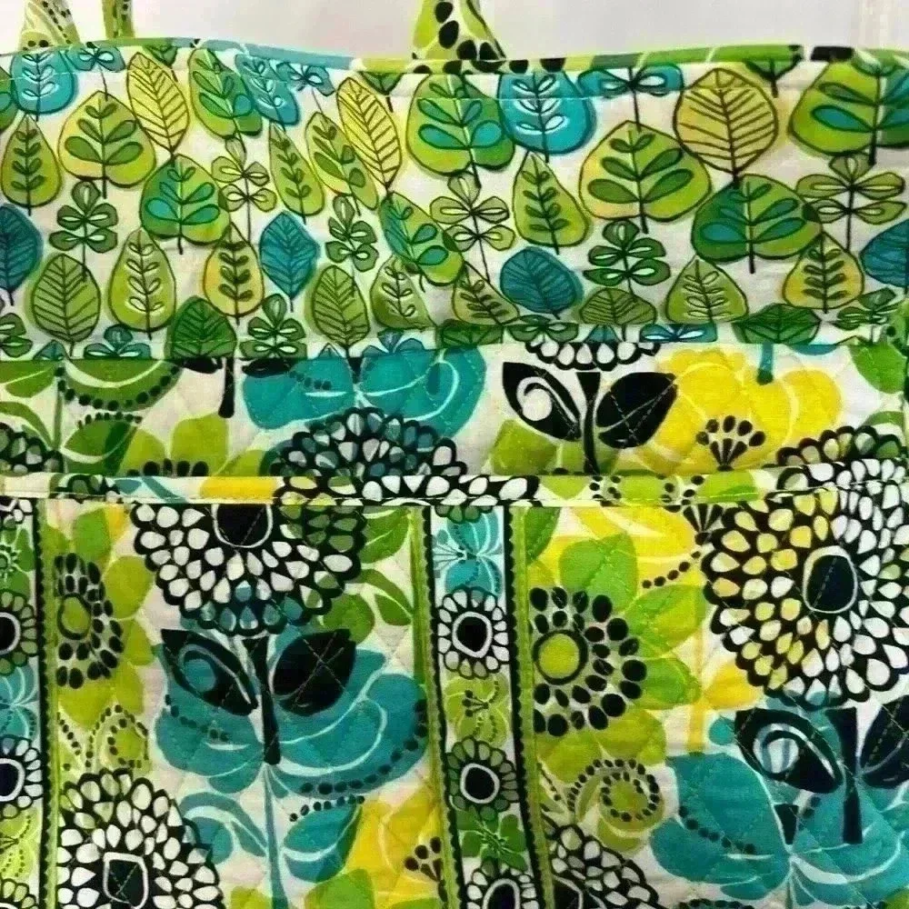 Vera Bradley grand weekender - Picture 2 of 7